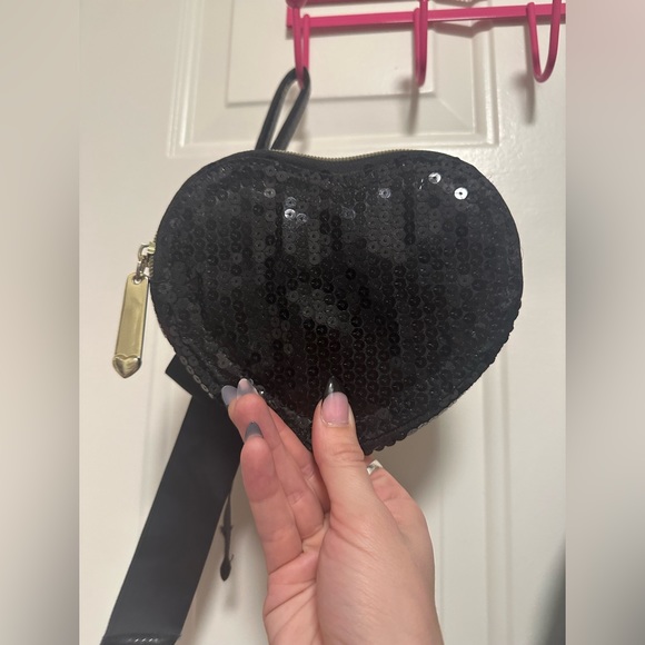 Betsy Johnson heart clutch - Picture 2 of 2